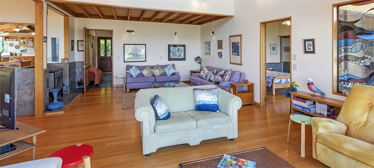 Spacious Living room