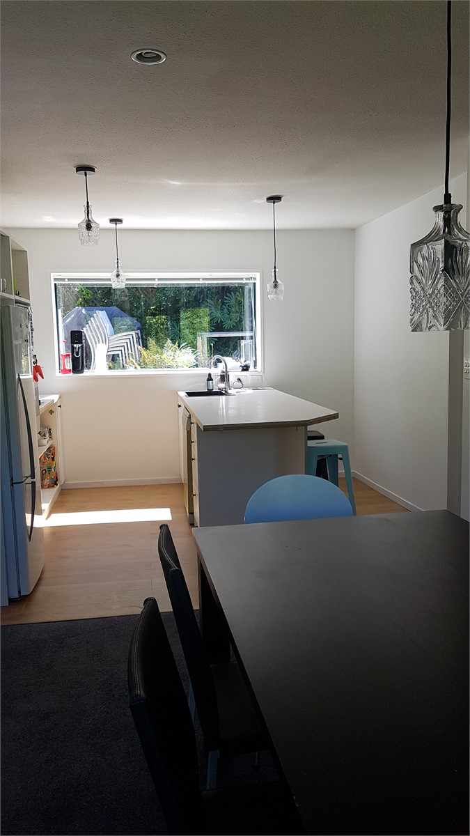 Light, bright, welll equiipped kitchen