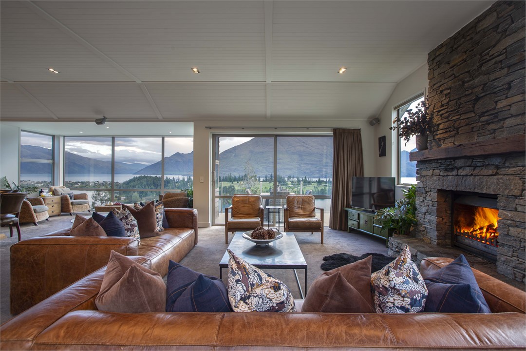 Panorama View Close to town Queenstown Holiday Home for rent