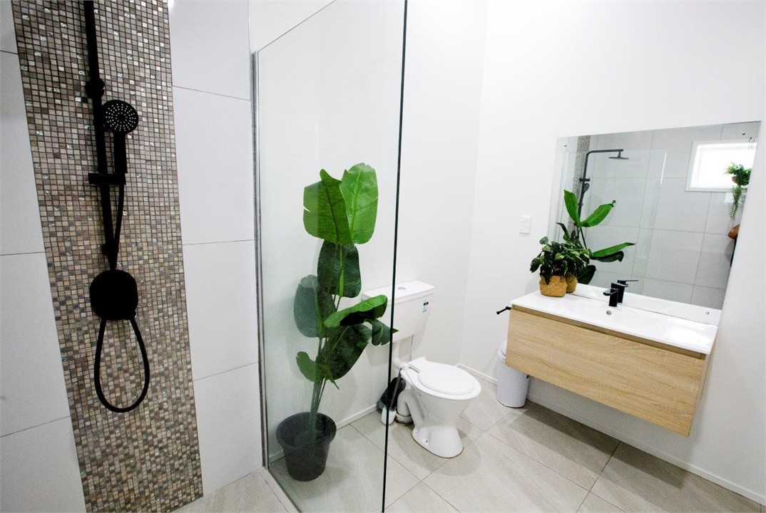 Master bedroom bathroom