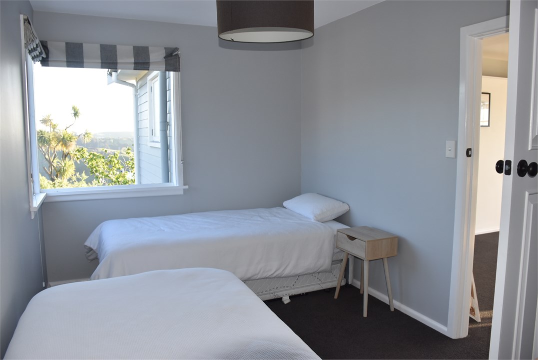 Bedroom with 2x King-single beds