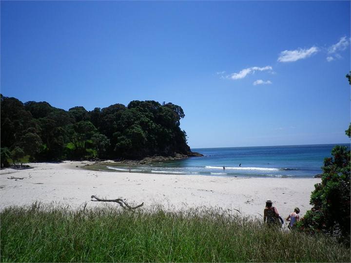 Waimama Bay, a 20 min walk over the hill