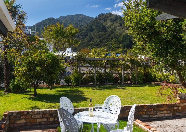 Rear section/View Mt TeAroha