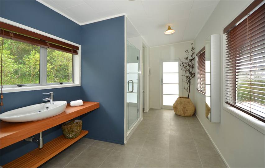 Master Bedroom bathoom