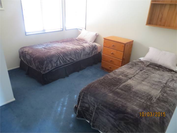 Bedroom 3 (2 x King Singles)