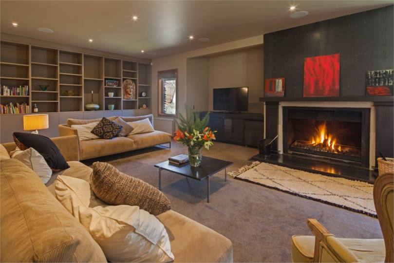 Lounge area with fireplace