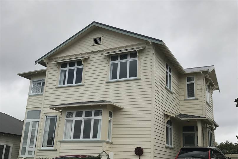 Parnell Laurie Ave - close up front house