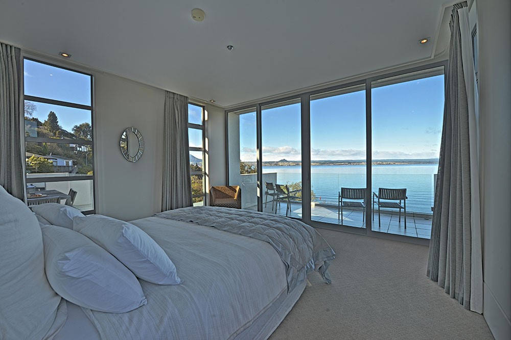 Taupo Penthouse Acacia Bay Apartment for rent Holiday Houses
