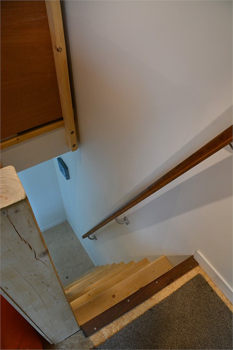 Steep stairs! Take great care - hold hand rail.