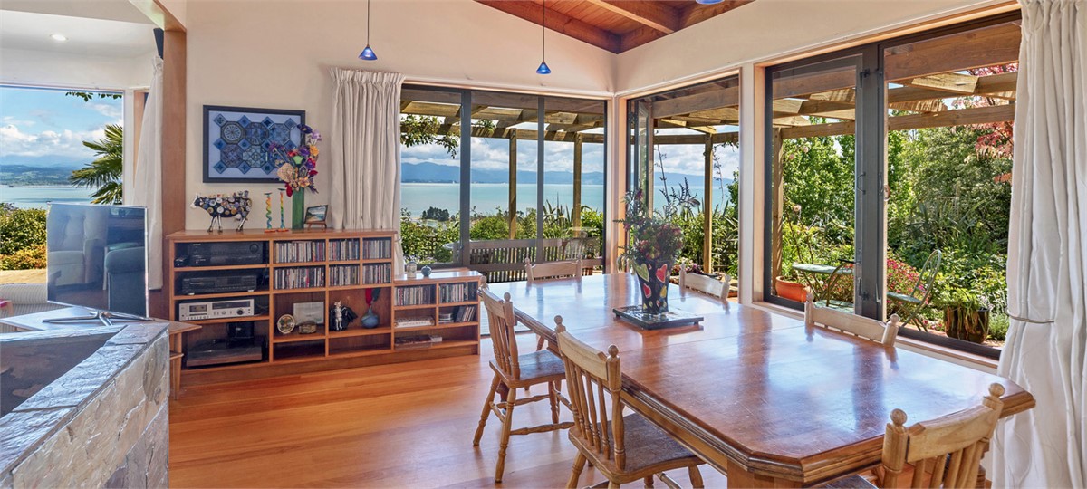 Dining area overlooking magestic Sea Views