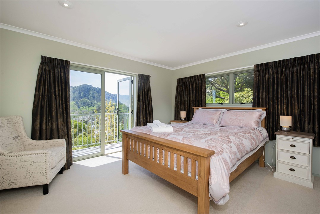 Master bedroom with Super King bed