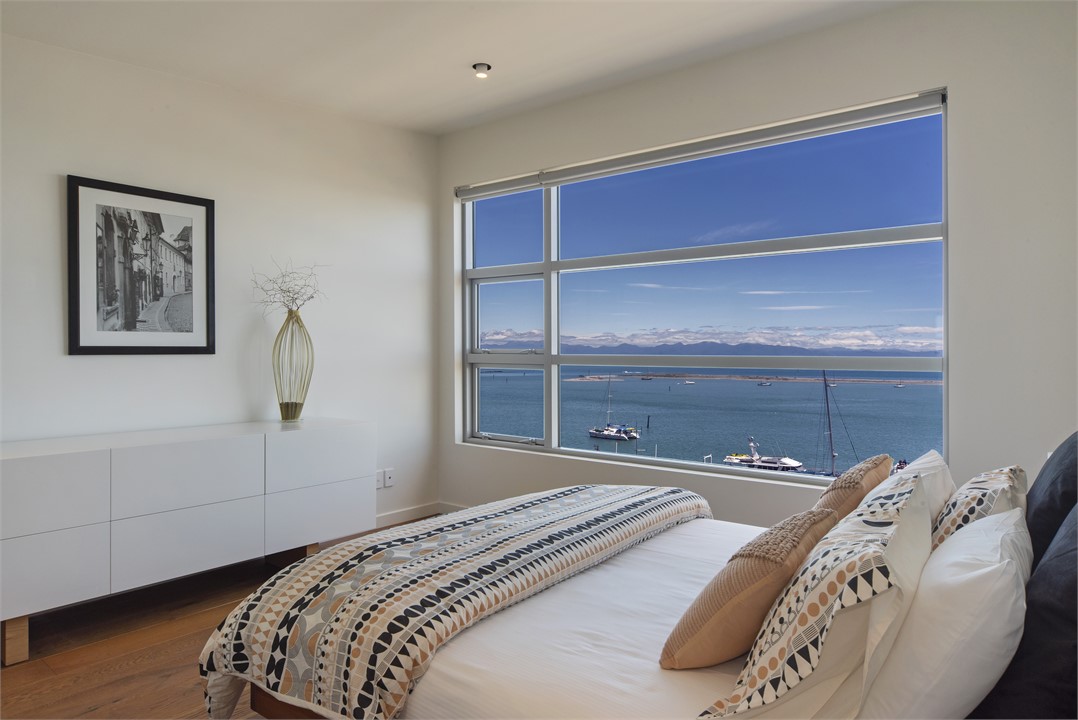 Master bedroom with Queen Bed