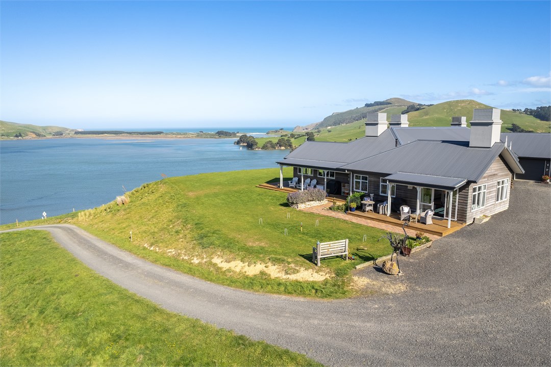 Hooper's Lodge Otago Peninsula Holiday Home for rent Holiday Houses