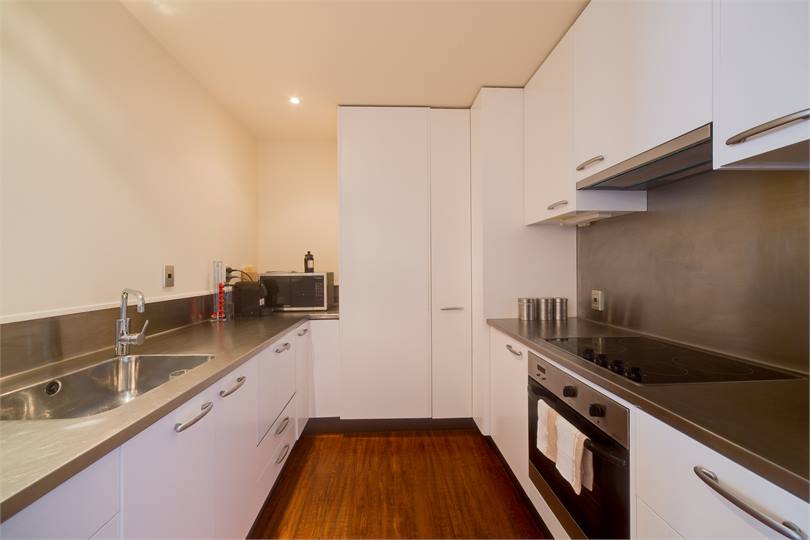 5 - Kitchen