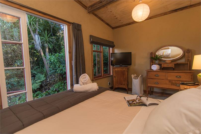 Slip into bed & listen to the bellbirds