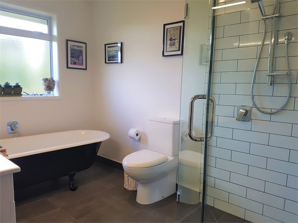 Main bathroom