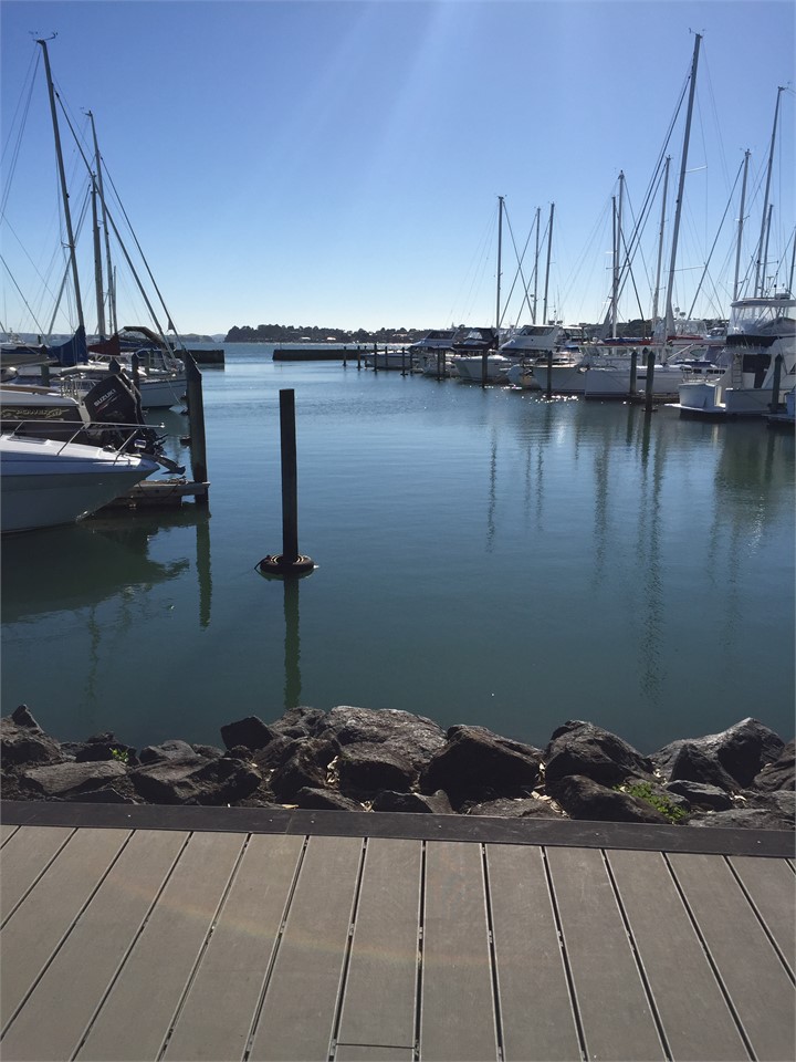 Half Moon Bay Marina - cafes, restaurants & shops