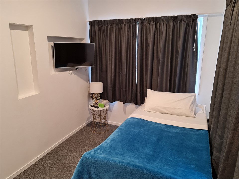 single bedroom (single bed)