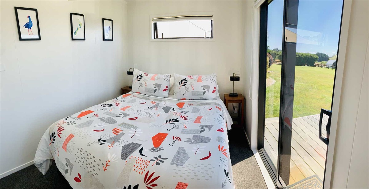 Kiwi Cabin bedroom 1