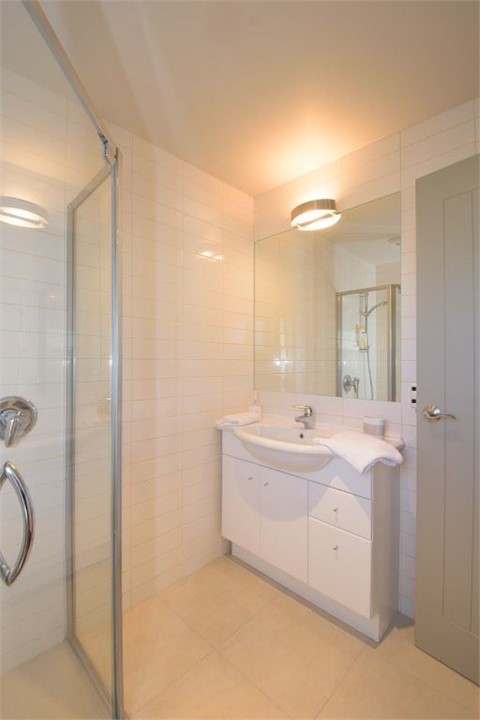 2nd en-suite bathroom