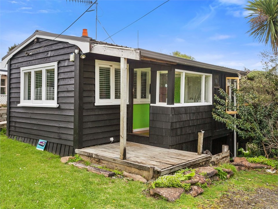 Little Bach Escape (Bachcare) Raglan Bach for rent Holiday Houses