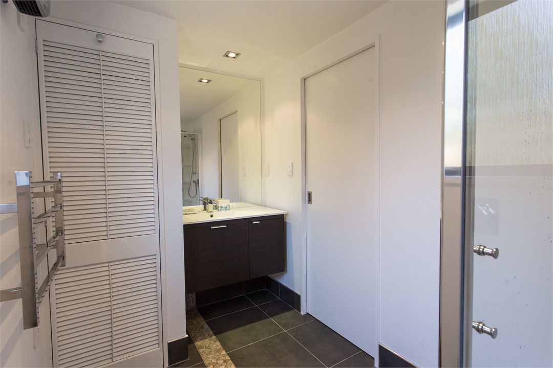 Modern bathroom with underfloor heating