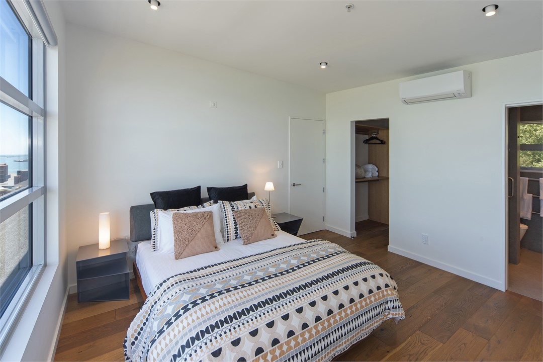 Master Bedroom, Walk in Robe & Ensuite Bathroom