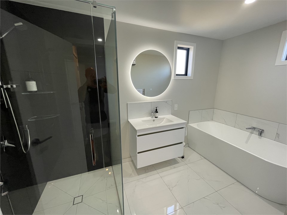 Main bathroom downstairs