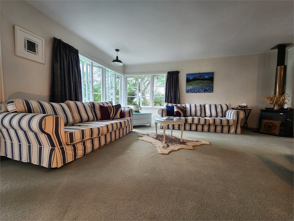 Lounge with lovely windows for extra breeze