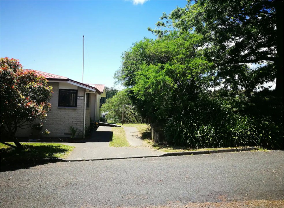 Driveway to Lodge