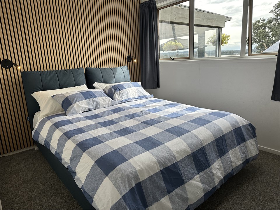 Downstairs queen bed