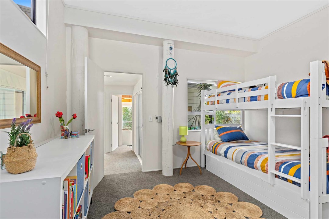 Bunk walk through room