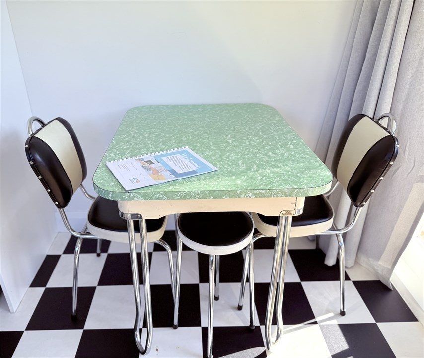 Cute and retro dining