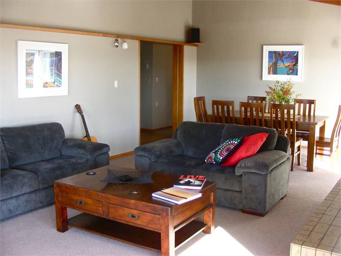 Living room that over looks out toward the deck