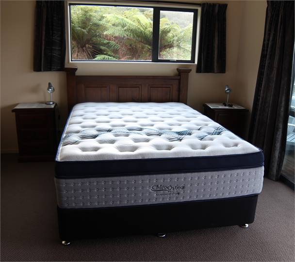 Chiro Osteo Alignment bed in main room