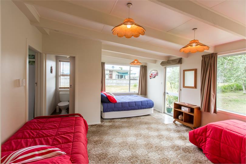 Bedroom 4 ( 1 double, 3 singles)