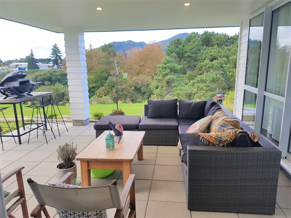 Outdoor entertaining area with BBQ