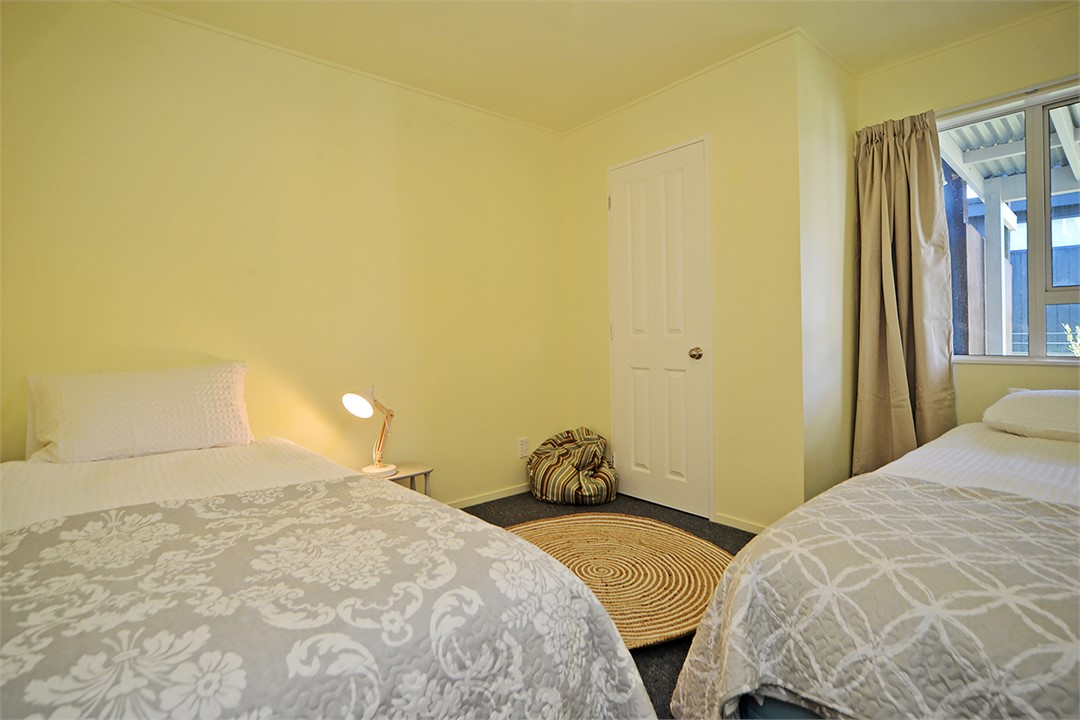 Single Bedroom - Downstairs