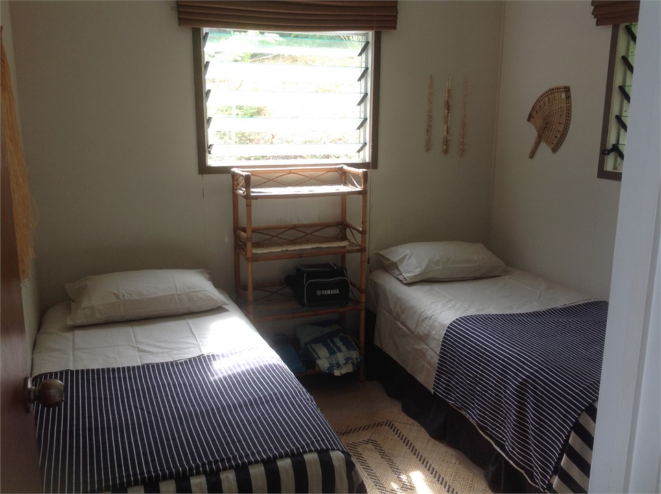 Bush view room, 2 single beds