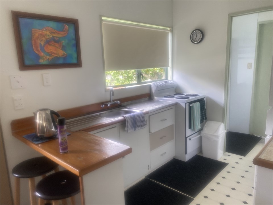 Fully stocked basic kitchen with thermowave oven a