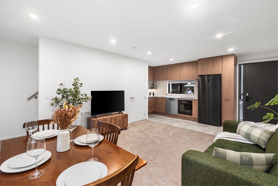 Gated Quiet CBD Townhouse | Free Parking + EV 1