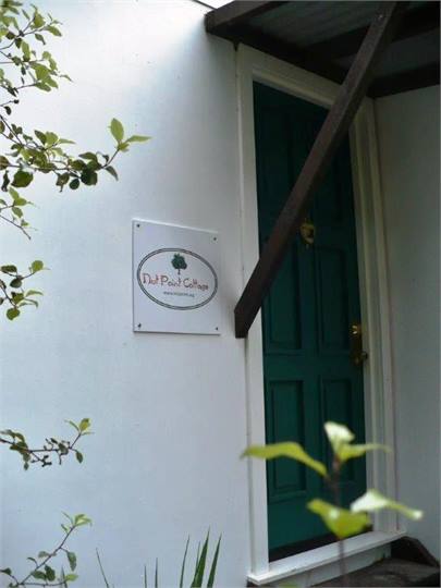 Nut Point Country Cottage