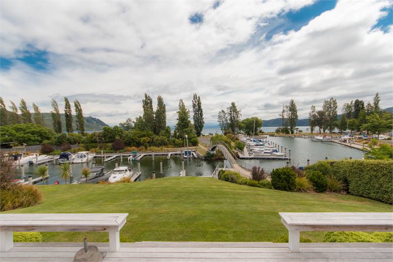 Marina View Kinloch Beach House for rent Holiday Houses