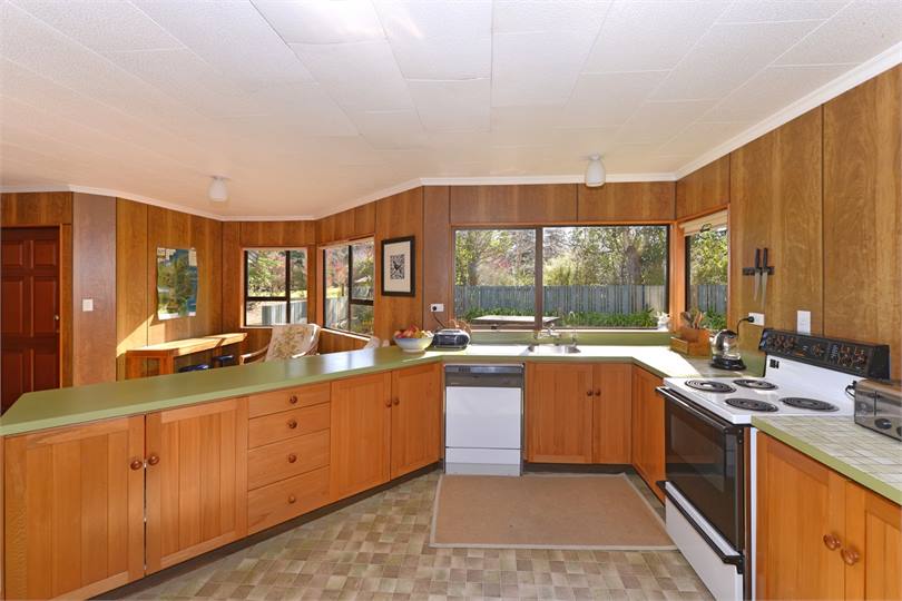 Fully-equipped kitchen