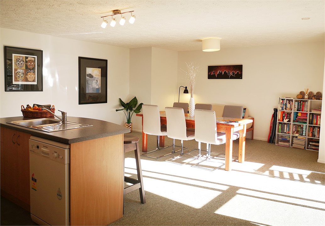 Spacious living in the open plan kitchen and dinin