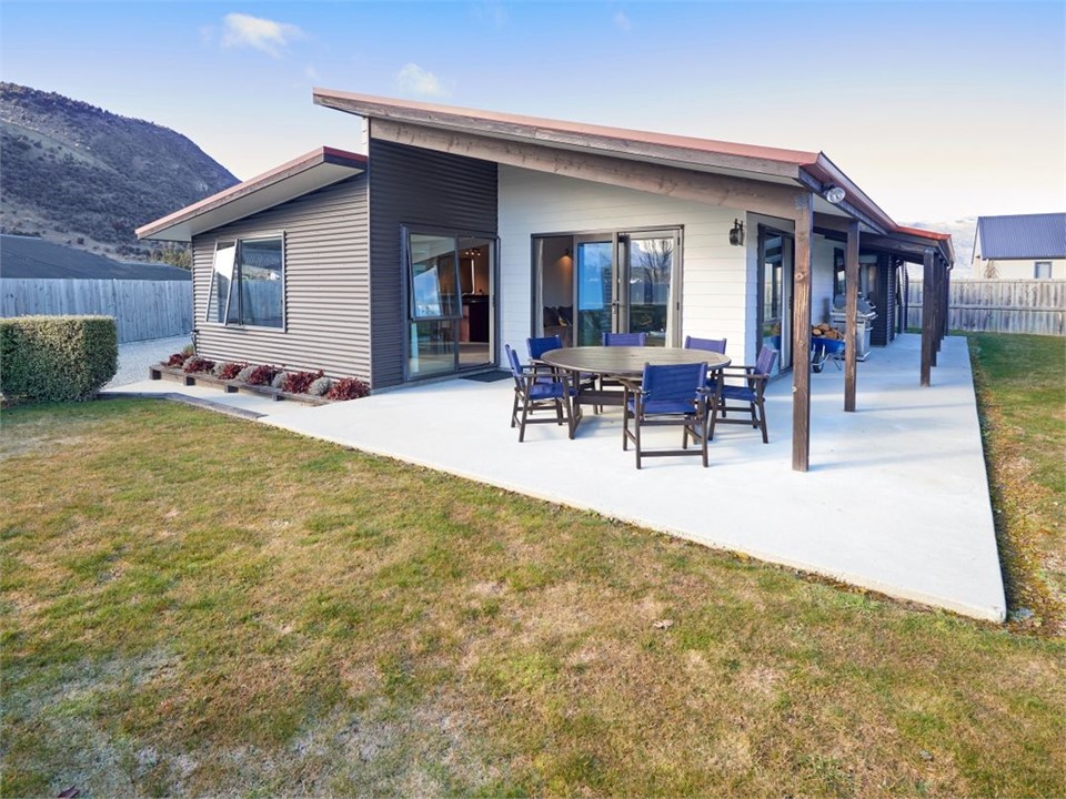 Juno Escape (Bachcare) Wanaka Bach for rent Holiday Houses