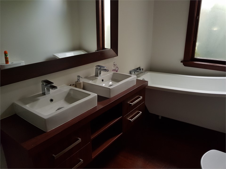 Main bathroom
