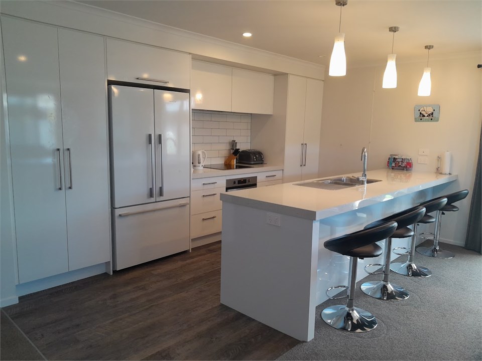 Modern Papamoa Beach Family Home Papamoa Residential House for rent