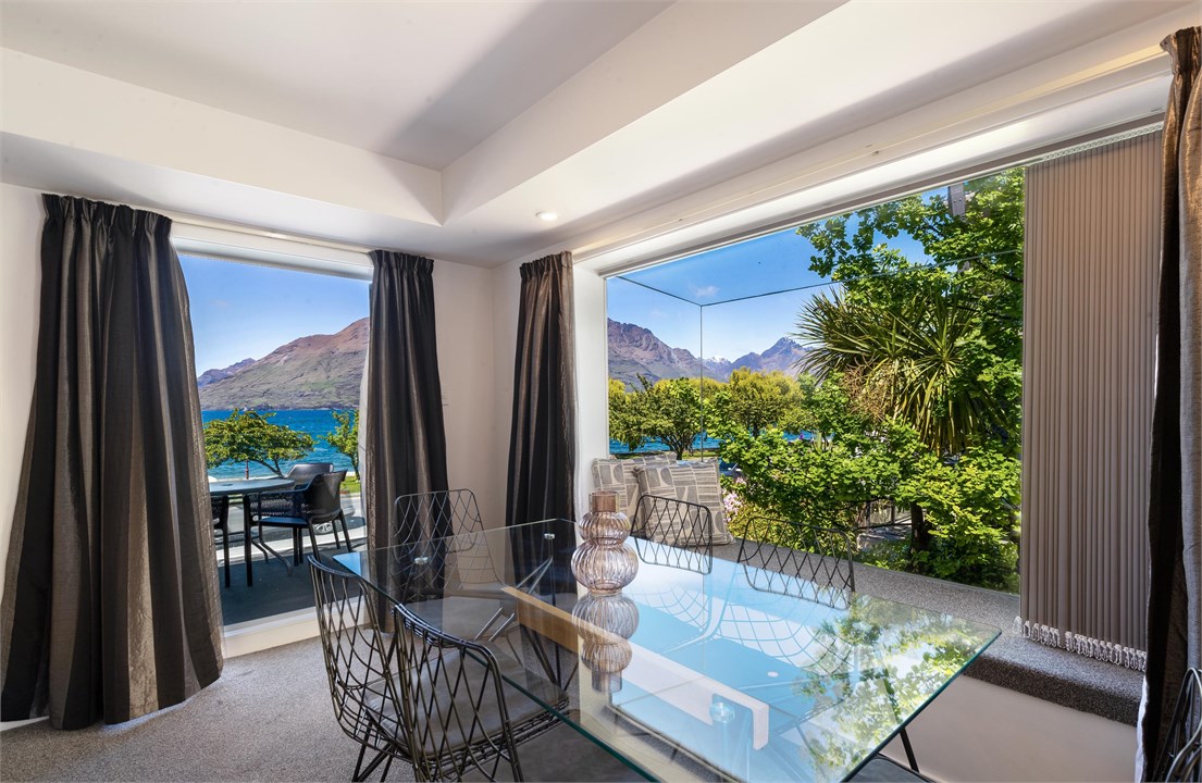 Lakefront Gem | Absolute Waterfront Aura Queenstow