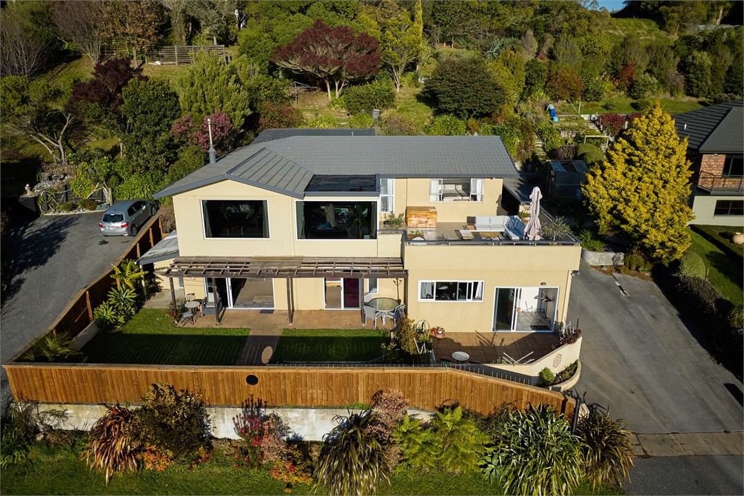 Varuna House amazing ocean and mountain views Kaikoura Holiday Home